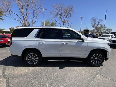 Used 2021 Chevrolet Tahoe LT w/ Luxury Package RWD image 2