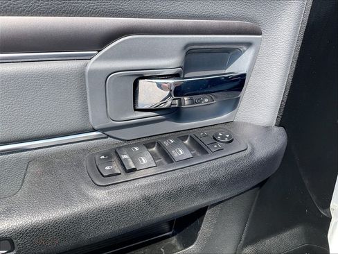 Used 2024 RAM 1500 Classic SLT AWD/4WD image 34