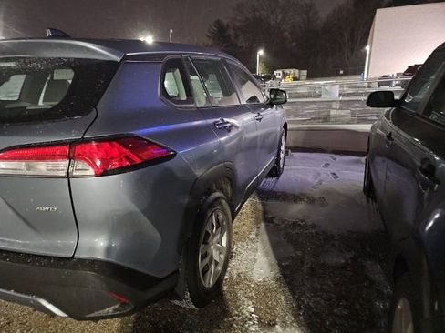 Used 2024 Toyota Corolla Cross L image 3