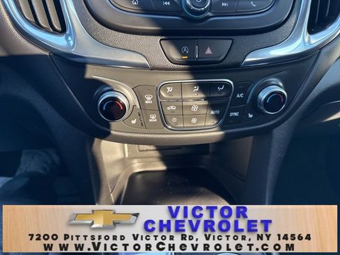 Used 2022 Chevrolet Equinox LT image 22