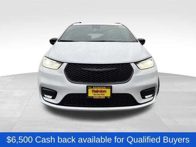 New 2026 Chrysler Pacifica Select w/ S Appearance Package FWD image 2