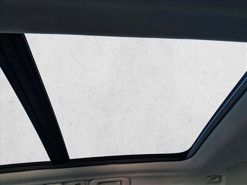 New 2026 Volvo XC60 T8 Ultra w/ Climate Package image 18