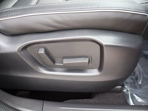 Certified 2025 MAZDA CX-5 AWD 2.5 S w/ Preferred Package image 13