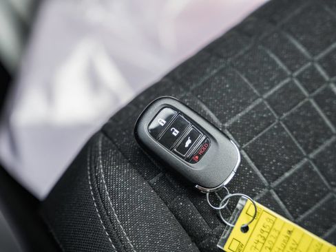 Used 2023 Honda HR-V LX image 38