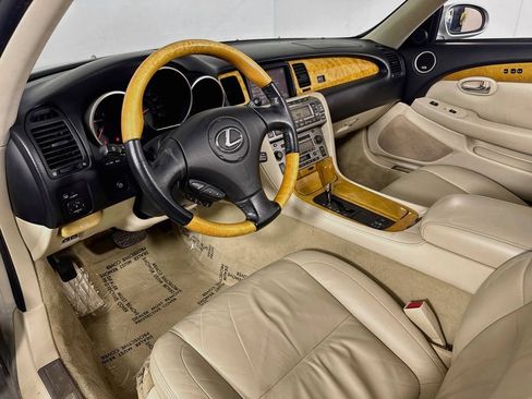 Used 2004 Lexus SC 430 Convertible RWD image 10
