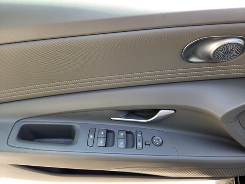 Certified 2023 Hyundai Elantra SEL w/ Convenience Package FWD image 17
