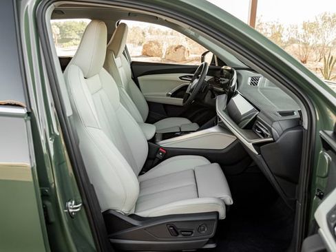 Used 2025 Audi Q5 Prestige AWD/4WD image 31