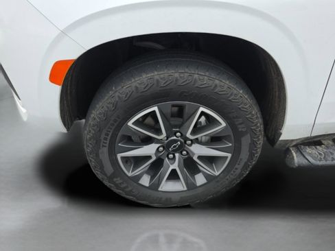 Used 2024 Chevrolet Suburban Z71 AWD/4WD image 46