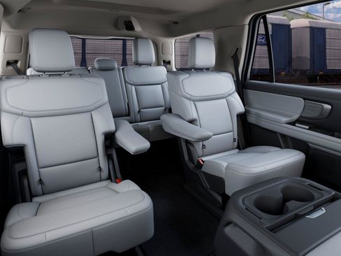 New 2027 Ford Expedition Platinum AWD/4WD image 11