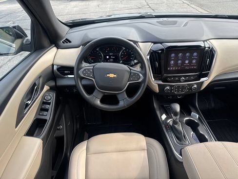Used 2023 Chevrolet Traverse LT w/ LT Premium Package AWD/4WD image 30