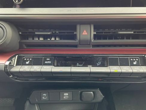 New 2026 Toyota Prius Plug-In Hybrid FWD image 28