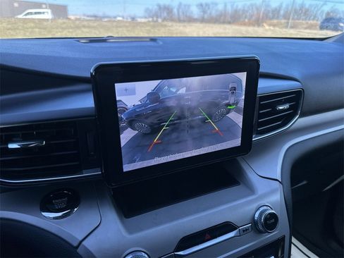 Used 2023 Ford Explorer XLT w/ Equipment Group 202A image 17