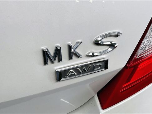 Used 2014 Lincoln MKS AWD w/ Equipment Group 101A image 10