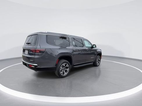Certified 2024 Jeep Wagoneer L Series III w/ Flexible Seating Group AWD/4WD image 8