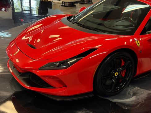 Used 2021 Ferrari F8 Tributo RWD image 4