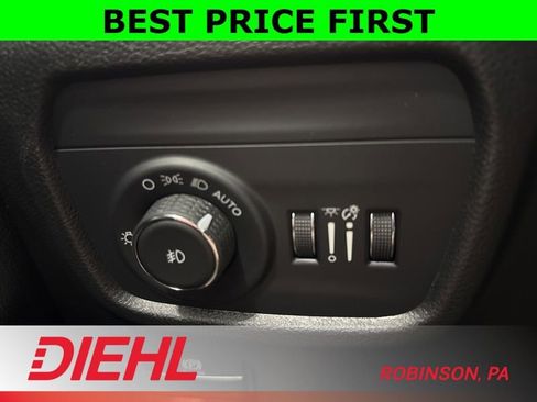 New 2025 Jeep Grand Cherokee L Limited image 27