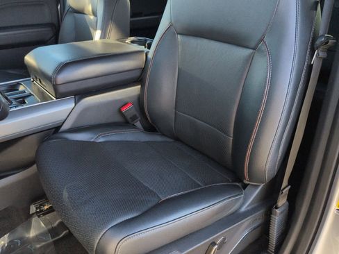 Used 2022 Ford F150 Lariat w/ Equipment Group 502A High image 17