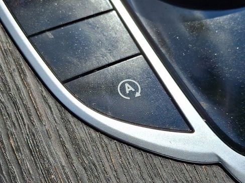 Used 2019 Mercedes-Benz C 300 4MATIC Sedan image 24