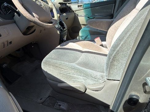 Used 2006 Toyota Sienna CE image 10