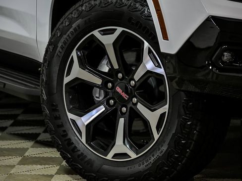 New 2026 GMC Yukon XL AT4 image 3