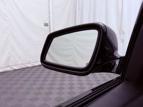 Used 2011 BMW 550i xDrive Sedan AWD/4WD image 16