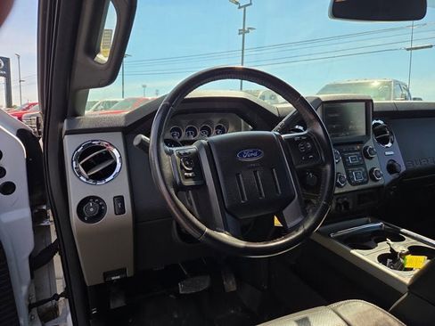 Used 2016 Ford F250 Lariat w/ Lariat Interior Package AWD/4WD image 8