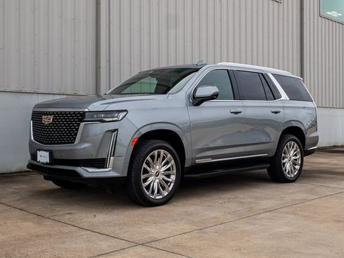 Certified 2024 Cadillac Escalade Premium Luxury image 3