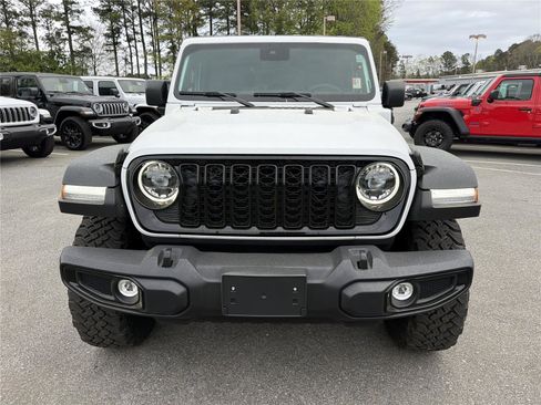 Used 2025 Jeep Wrangler Willys AWD/4WD image 3
