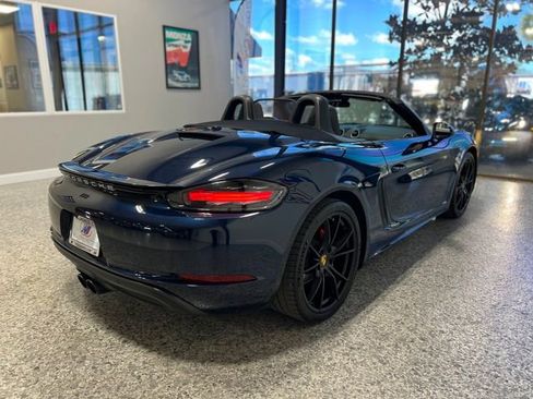 Used 2018 Porsche 718 Boxster S image 11