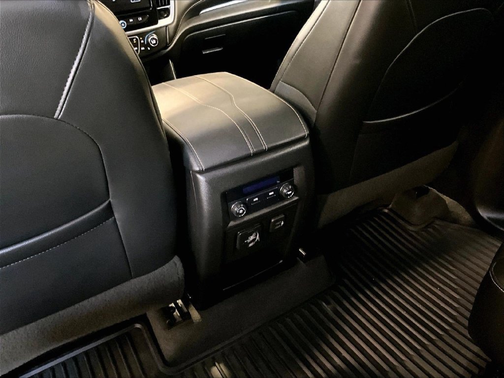 Used 2019 Chevrolet Traverse LT w/ LT Premium Package AWD/4WD image 29