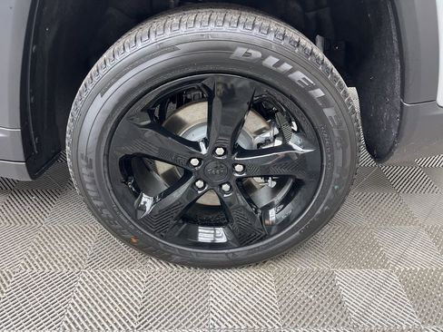 New 2025 Jeep Grand Cherokee L Altitude RWD image 4