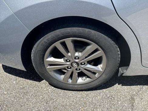 Used 2017 Hyundai Elantra SE w/ SE A/T Tech Package 03 FWD image 10