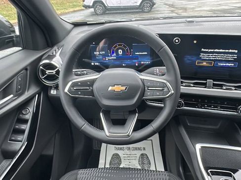 New 2026 Chevrolet Equinox LT image 17