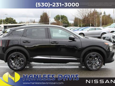 New 2026 Nissan Kicks SR w/ SR Premium Package AWD/4WD image 6