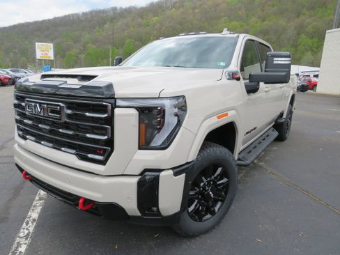New 2026 GMC Sierra 2500 AT4 w/ LPO, Black Badging Package AWD/4WD image 3