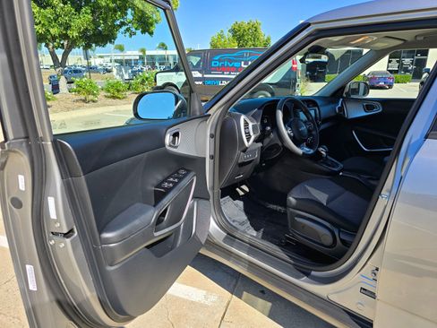 Used 2024 Kia Soul LX w/ Option Group 015 image 15