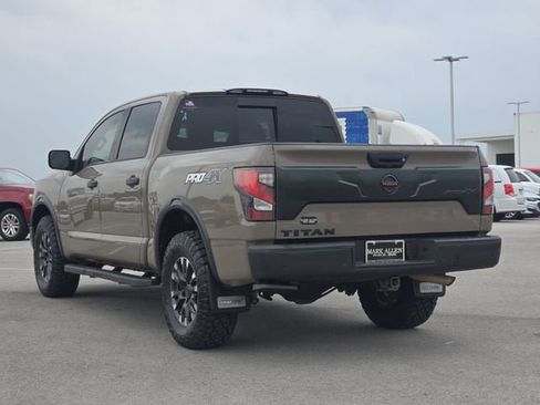 Used 2021 Nissan Titan PRO-4X w/ Pro-4x Convenience Package AWD/4WD image 5
