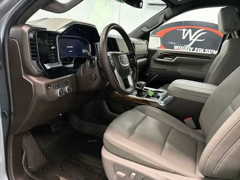 Used 2026 GMC Sierra 1500 SLT w/ SLT Premium Plus Package AWD/4WD image 9
