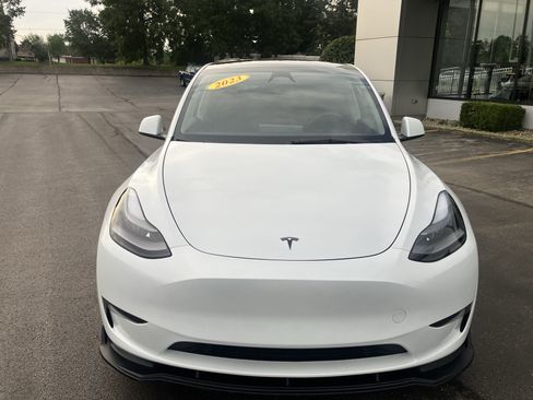 Used 2023 Tesla Model Y Performance AWD/4WD image 2