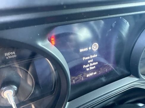 Used 2024 Jeep Wrangler Unlimited Sahara AWD/4WD image 11