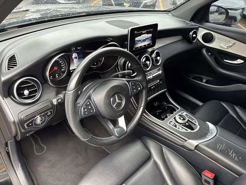 Used 2019 Mercedes-Benz GLC 300 w/ Premium Package image 19