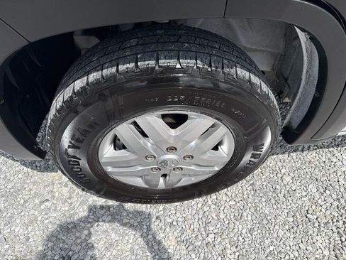 Used 2019 RAM ProMaster 2500 w/ Premium Appearance Group FWD image 7