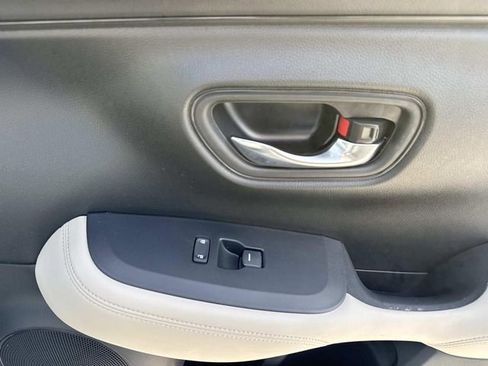 Used 2024 Honda HR-V LX image 14