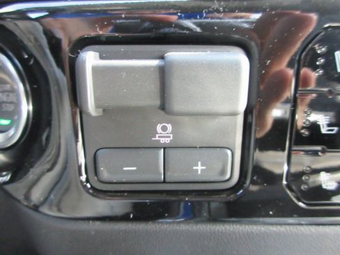 New 2026 GMC Sierra 2500 SLT image 20