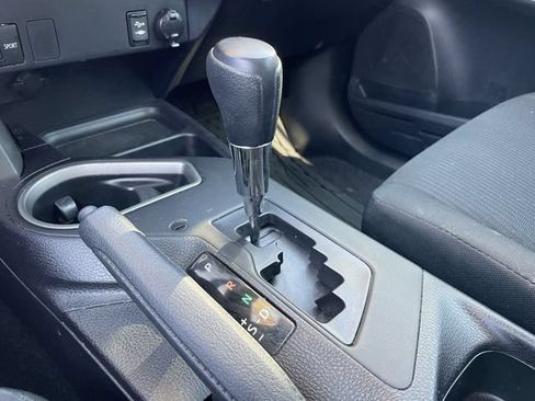 Used 2016 Toyota RAV4 LE FWD image 21