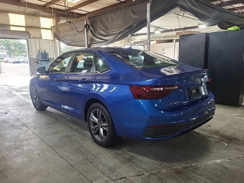 Used 2023 Volkswagen Jetta SE FWD image 4