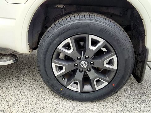 Used 2022 Nissan Titan Platinum Reserve w/ Moonroof Package image 9