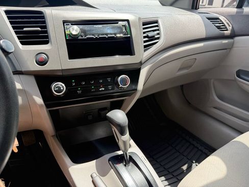 Used 2012 Honda Civic LX image 17