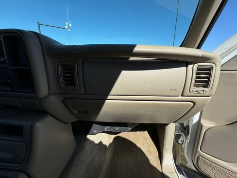 Used 2001 Chevrolet Silverado 1500 LS w/ Off-Road Skid Plate Pkg image 24