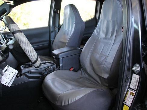 Used 2022 Toyota Tacoma 4x4 Double Cab image 11